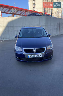Минивэн Volkswagen Touran 2009 в 