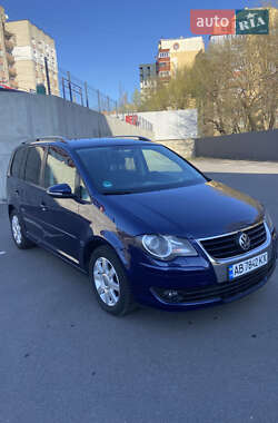 Минивэн Volkswagen Touran 2009 в 
