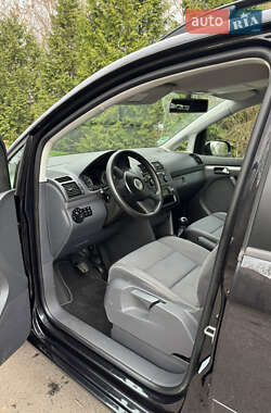 Мінівен Volkswagen Touran 2005 в 