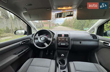 Мінівен Volkswagen Touran 2005 в 