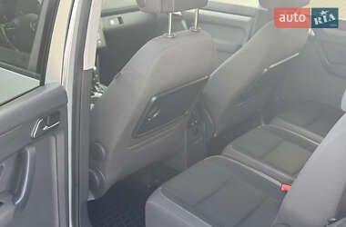 Мінівен Volkswagen Touran 2012 в 