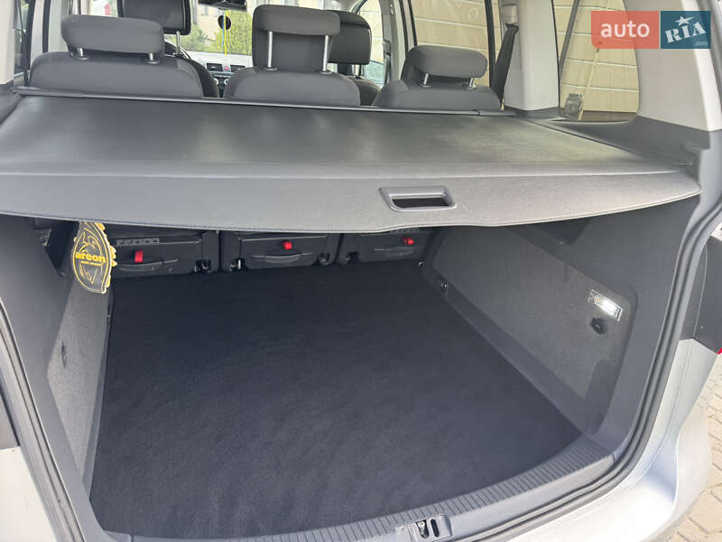 Минивэн Volkswagen Touran 2012 в Новой Ушице