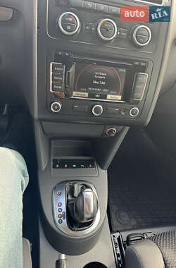 Мінівен Volkswagen Touran 2012 в 