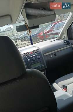 Мінівен Volkswagen Touran 2006 в 