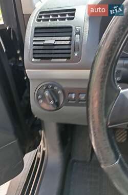 Мінівен Volkswagen Touran 2006 в 