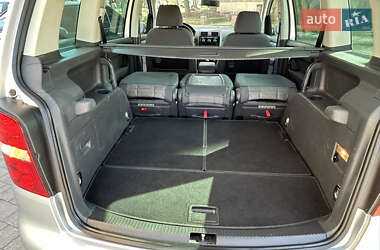 Минивэн Volkswagen Touran 2006 в 
