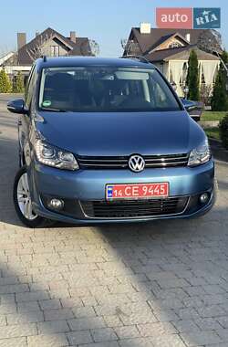 Мінівен Volkswagen Touran 2015 в 
