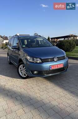 Мінівен Volkswagen Touran 2015 в 