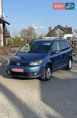 Мінівен Volkswagen Touran 2015 в 
