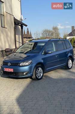 Мінівен Volkswagen Touran 2015 в 