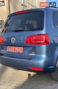 Мінівен Volkswagen Touran 2015 в 