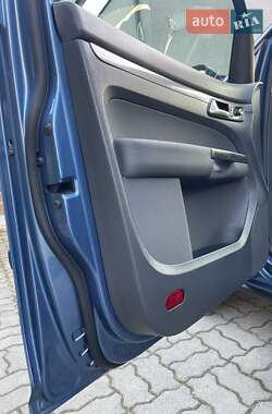 Мінівен Volkswagen Touran 2015 в 