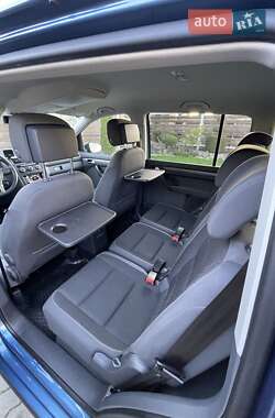 Мінівен Volkswagen Touran 2015 в 