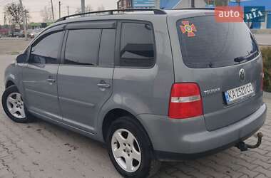 Минивэн Volkswagen Touran 2004 в 