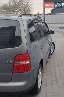 Минивэн Volkswagen Touran 2004 в 