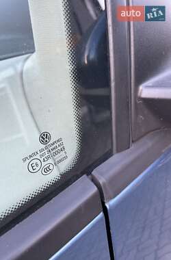 Мінівен Volkswagen Touran 2015 в 