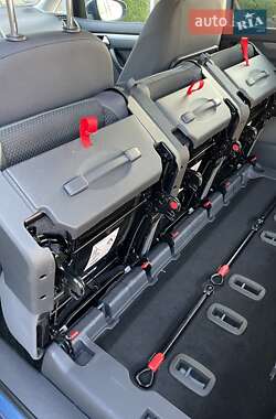 Мінівен Volkswagen Touran 2015 в 