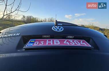 Минивэн Volkswagen Touran 2010 в 