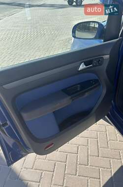 Минивэн Volkswagen Touran 2009 в 