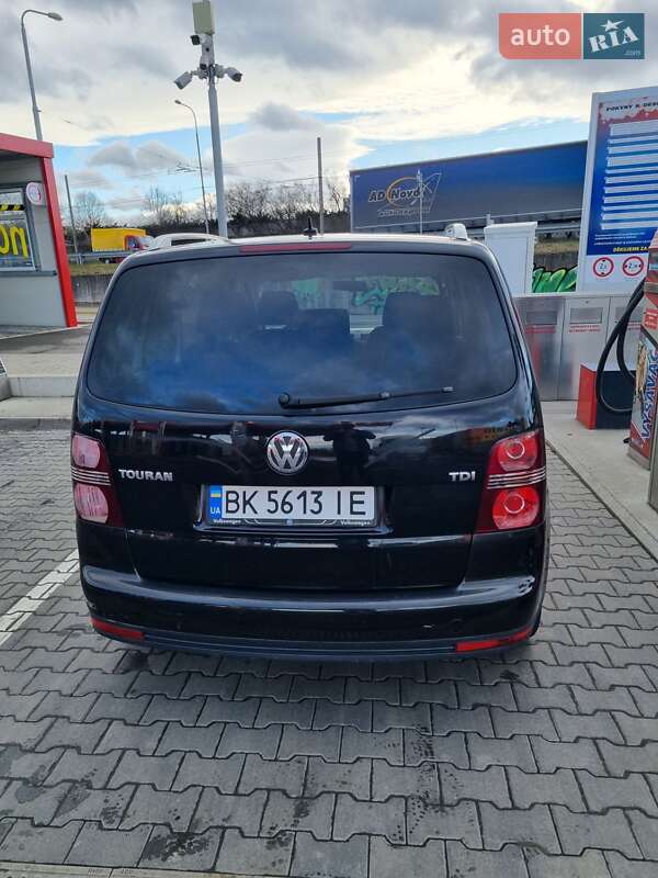 Минивэн Volkswagen Touran 2008 в Ровно