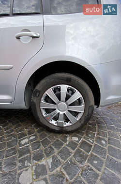 Минивэн Volkswagen Touran 2013 в 