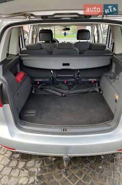 Минивэн Volkswagen Touran 2013 в 