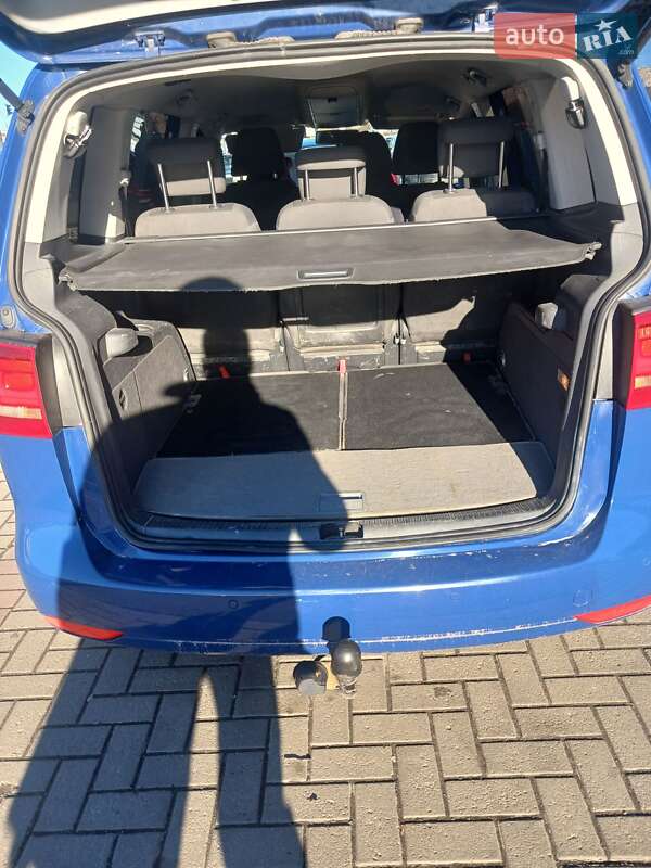 Минивэн Volkswagen Touran 2011 в Луцке