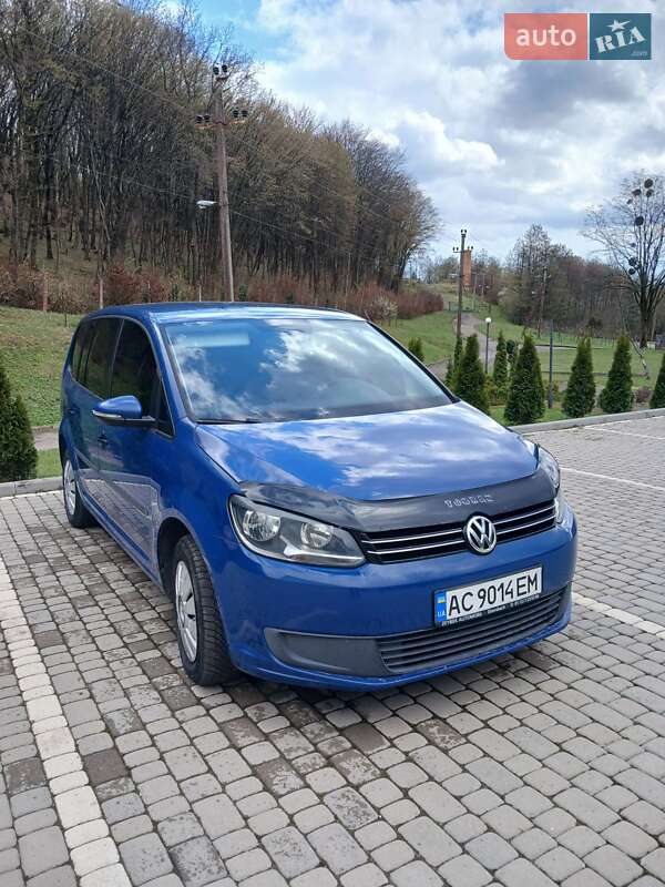 Минивэн Volkswagen Touran 2011 в Луцке