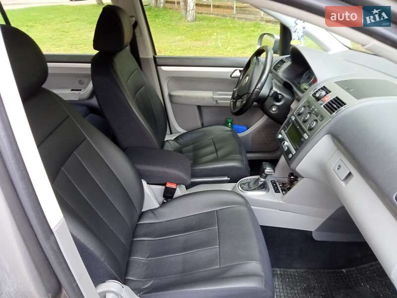 Минивэн Volkswagen Touran 2007 в Виннице