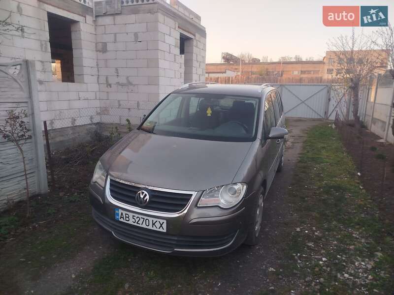 Минивэн Volkswagen Touran 2007 в Виннице