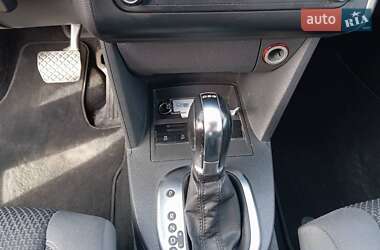 Минивэн Volkswagen Touran 2012 в 
