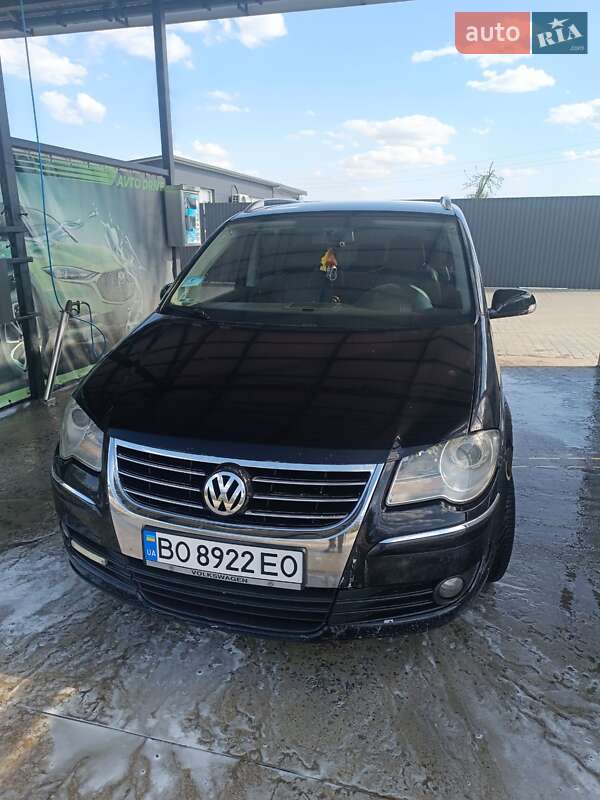 Минивэн Volkswagen Touran 2007 в 