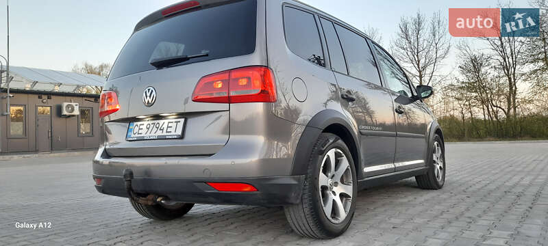 Минивэн Volkswagen Touran 2011 в Хотине