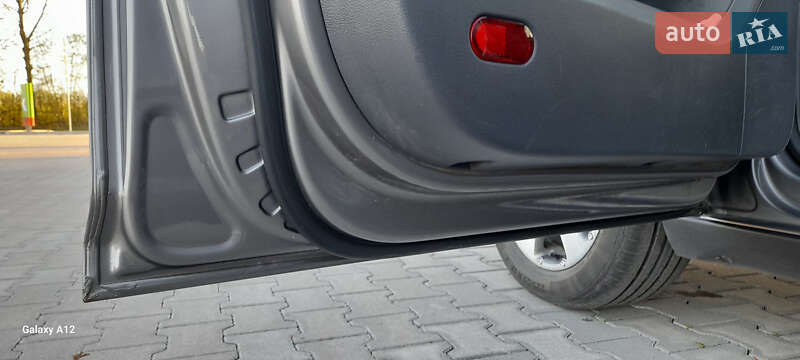 Минивэн Volkswagen Touran 2011 в Хотине