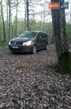 Минивэн Volkswagen Touran 2010 в 