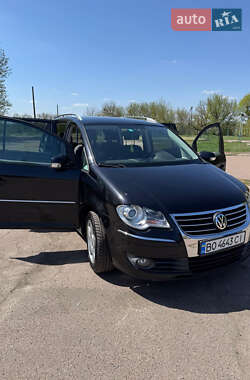 Мінівен Volkswagen Touran 2009 в 