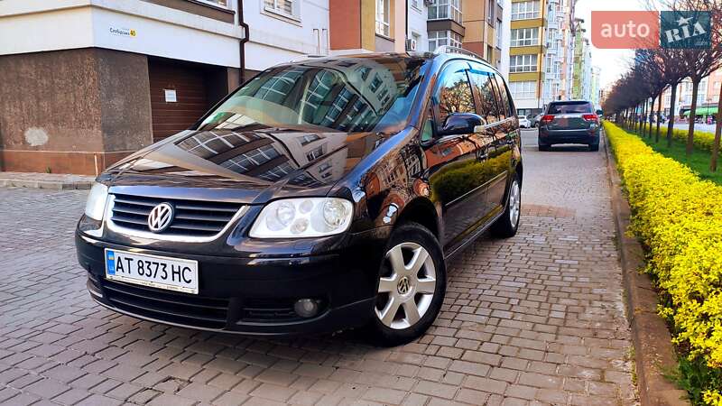 Минивэн Volkswagen Touran 2004 в 