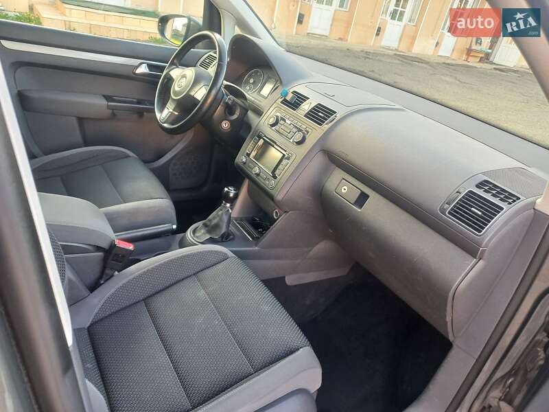 Минивэн Volkswagen Touran 2011 в Коломые