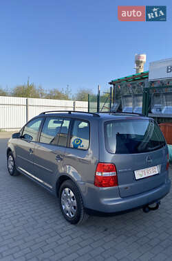 Мінівен Volkswagen Touran 2006 в 