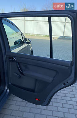 Мінівен Volkswagen Touran 2006 в 