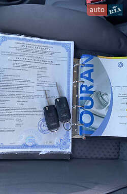 Мінівен Volkswagen Touran 2006 в 