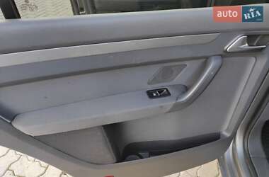 Мінівен Volkswagen Touran 2010 в 