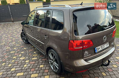 Мінівен Volkswagen Touran 2011 в 