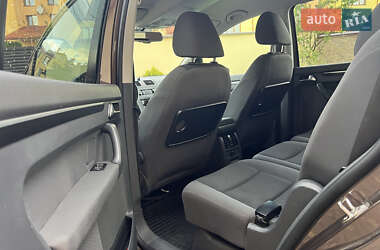 Мінівен Volkswagen Touran 2011 в 