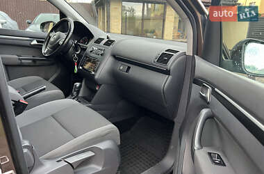 Мінівен Volkswagen Touran 2011 в 