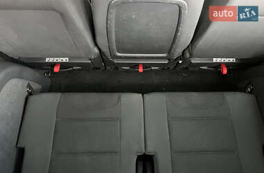 Мінівен Volkswagen Touran 2011 в 