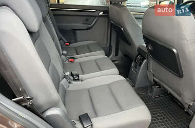 Мінівен Volkswagen Touran 2011 в 