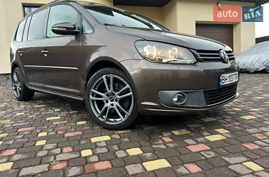 Мінівен Volkswagen Touran 2011 в 