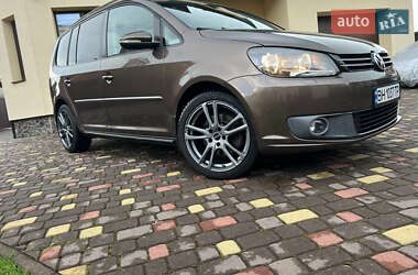 Мінівен Volkswagen Touran 2011 в 