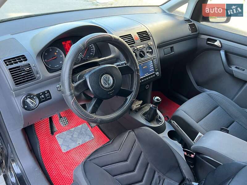 Мінівен Volkswagen Touran 2005 в Покровському